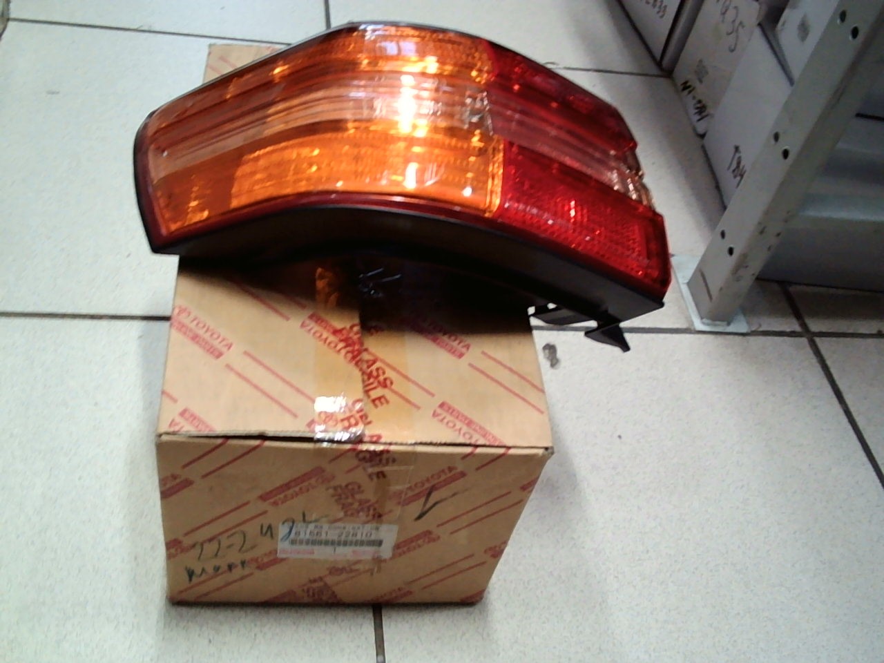 Задний фонарь TOY MARK 100 (96-98) 22-248 L [81561-22810] TOYOTA