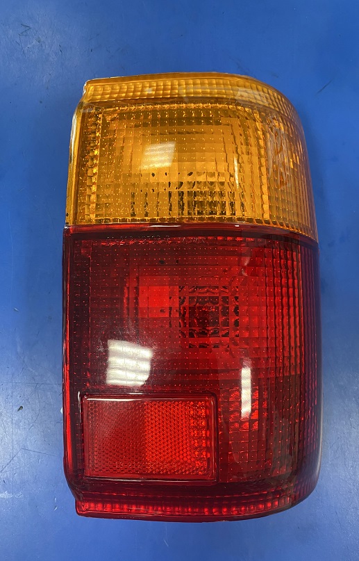 Задний фонарь TOY HILUX/SURF/4-RUNNER 212-1970 R (88-92)