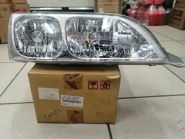 Фара TOY CRESTA 100 (96-01) 22-258 R [81130-22701] TOYOTA