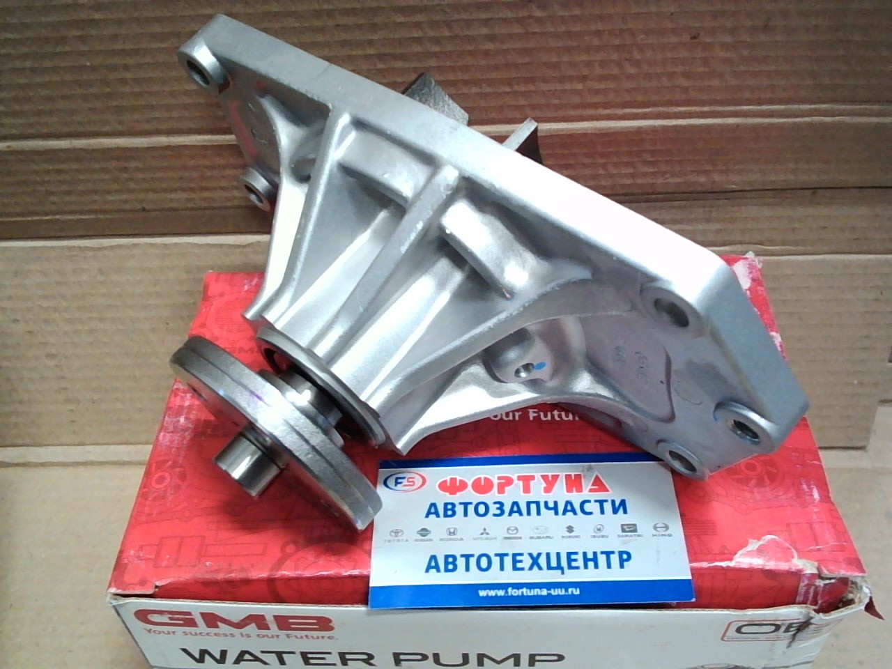 Помпа GWM-65A GMB /4D36,  4D34 '93-'96-/