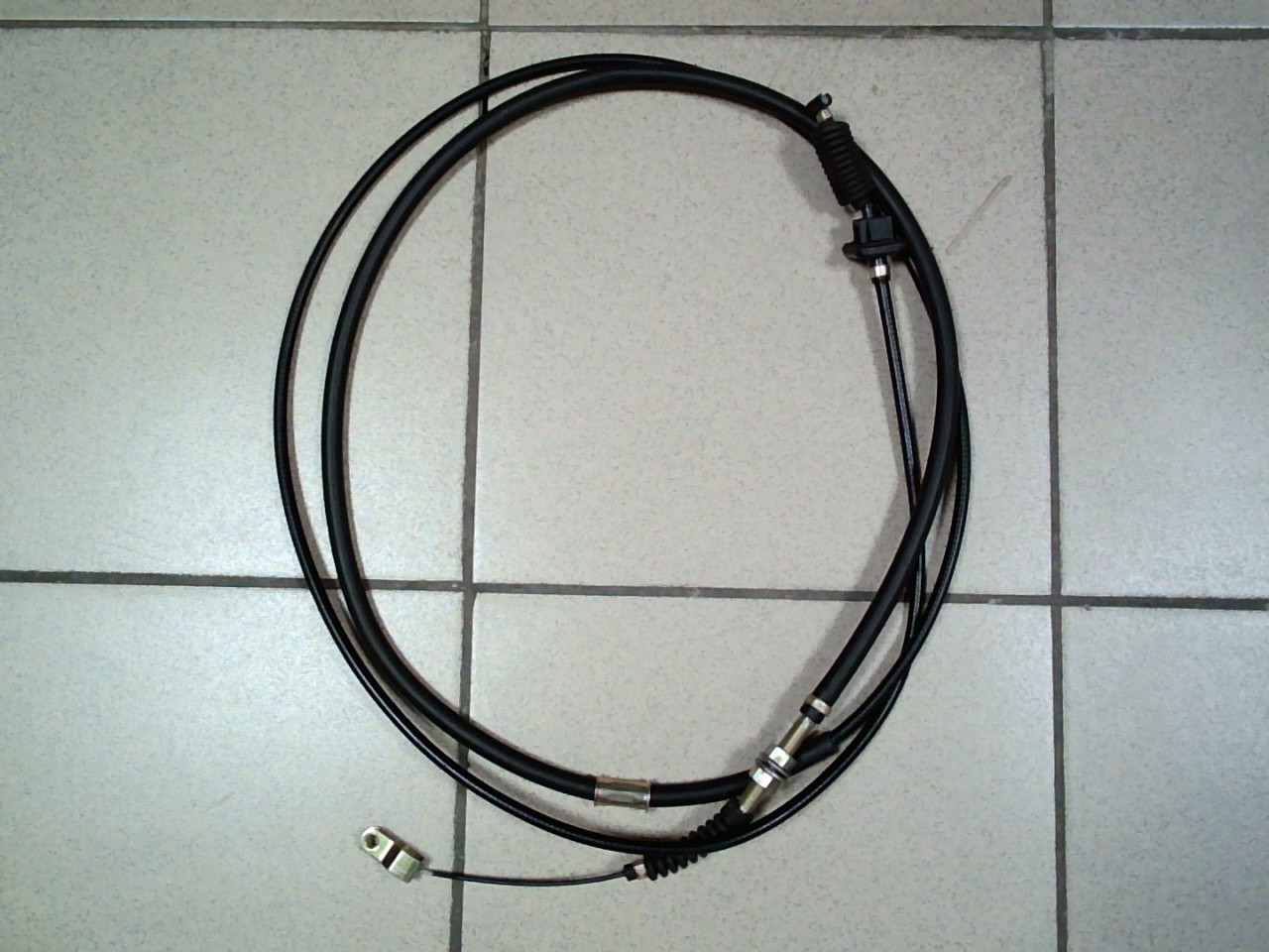 Трос ручного тормоза HBC 104   18190-30Z11