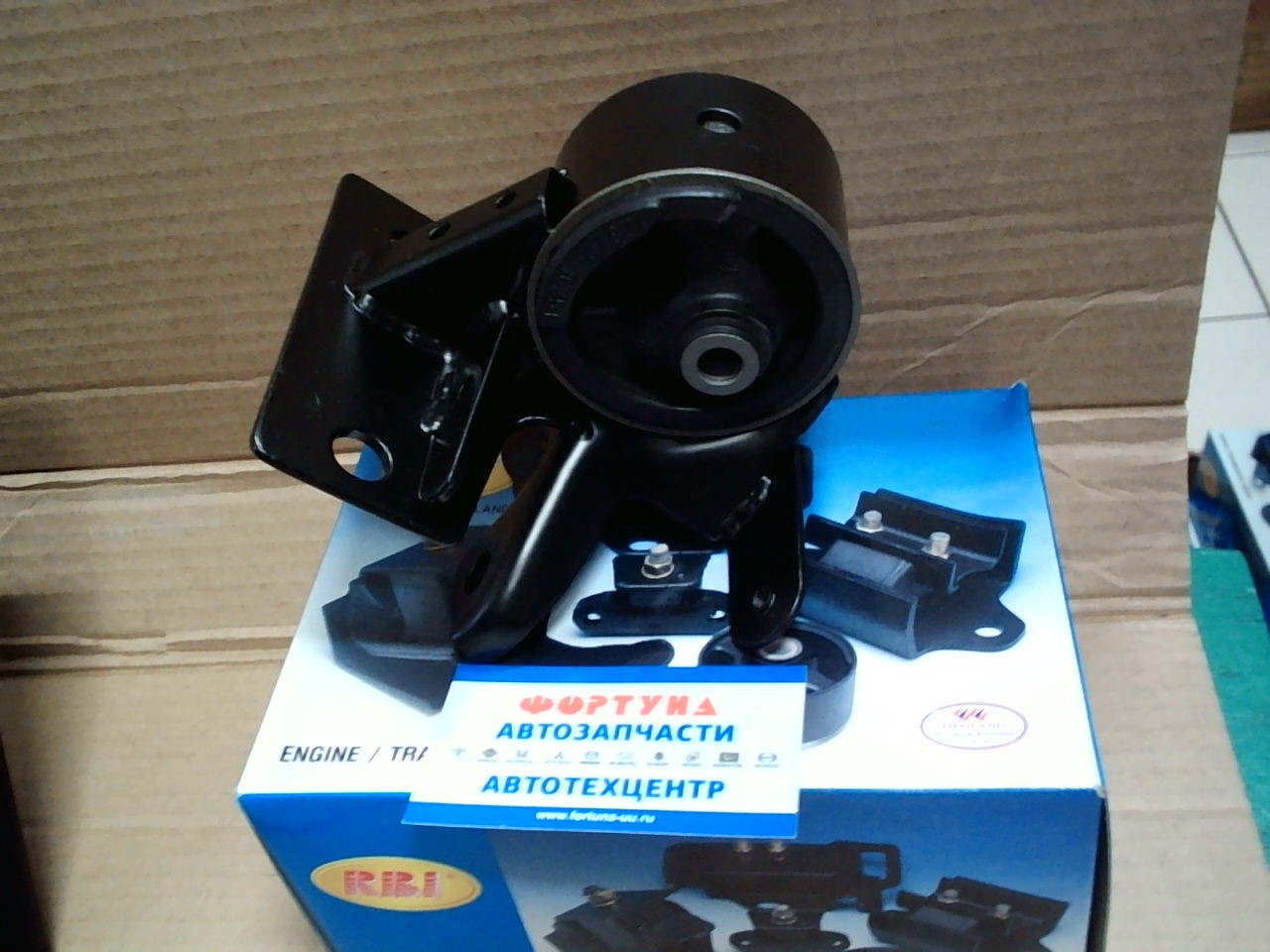 Подушка двигателя 12372-16351 (T0911LZ) RBI /CORONA AT191, ET196, ST210, AT211, SXN10, SXM10, ACM10 ATM '96- LH/