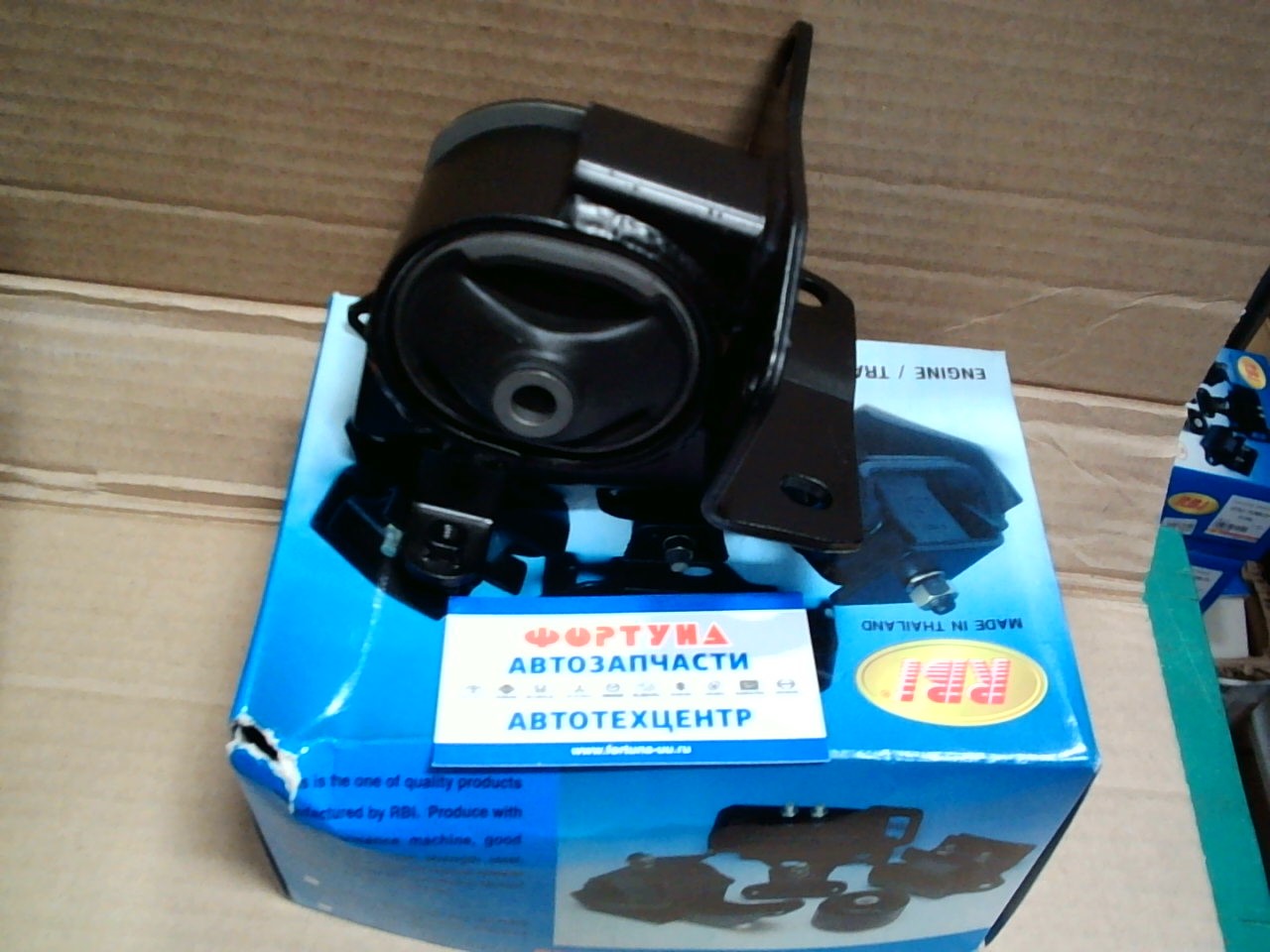 Подушка двигателя 12372-22100 (T09Z121LZ) RBI /LH COROLLA NZE121, ZZE122/