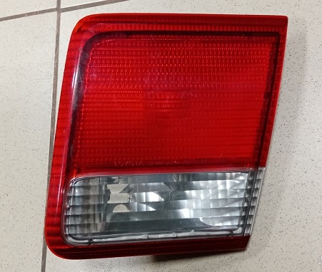 Вставка на крышку багажника TOY CAMRY SV40 '96,  1 мод,  32-148 R [б/у]