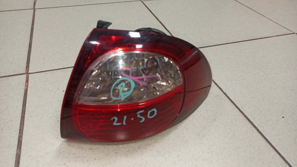 Задний фонарь TOY CALDINA ST215 21-50 R '00-  [б/у]