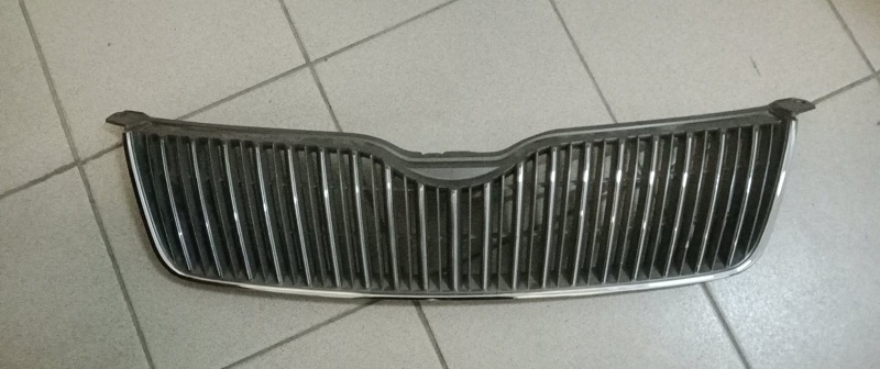 Решётка TOY COROLLA FIELDER 120 (04-06) [TY28-093-D0 / TYG147] /хром вертикальные полосы/