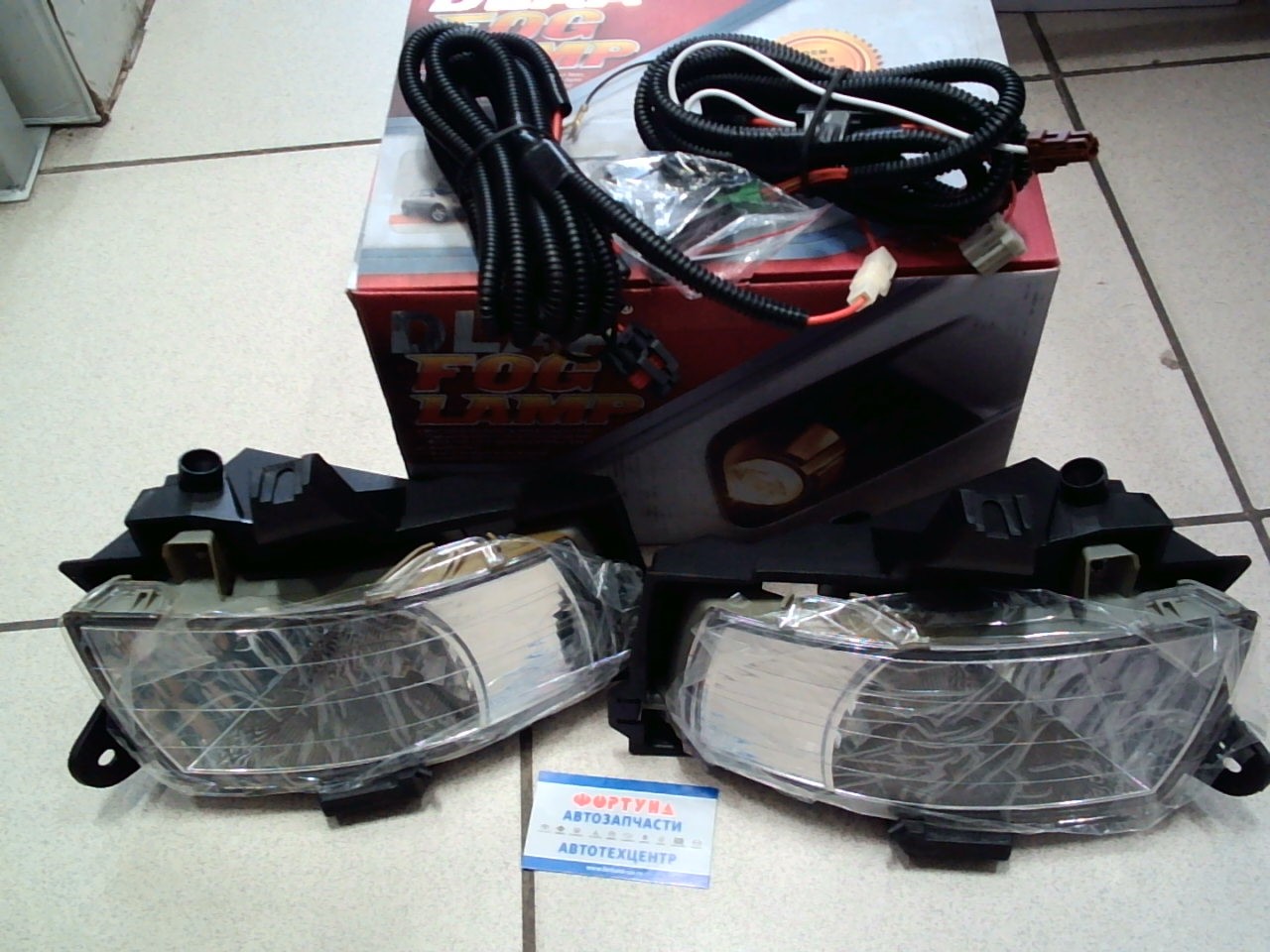 Туманка TOY COROLLA/FIELDER  TY020  02-04 с проводками и кнопкой