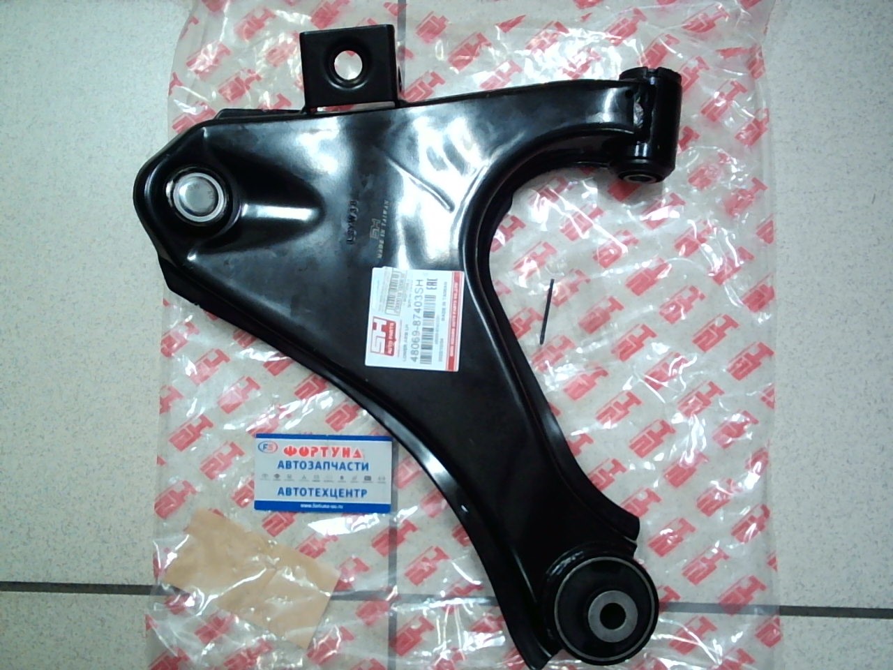 Рычаг 48069-87403 (SH-41022) SH AUTO PARTS /FRONT LOW LH CAMI, TERIOS J100 '00-'04/