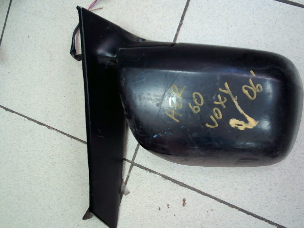 Зеркало TOY Noah/Voxy AZR60 (2003-) R /Темный/ 6880