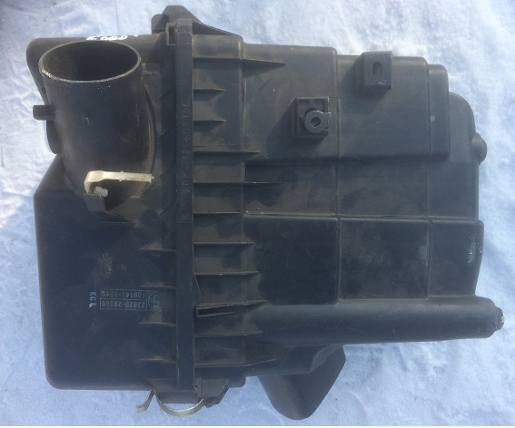 Корпус воздушного фильтра TOY HARRIER ACU10 2AZ