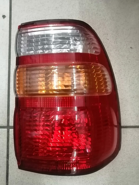 Задний фонарь TOY LAND CRUISER 100 60-70 R [б/у] к/с
