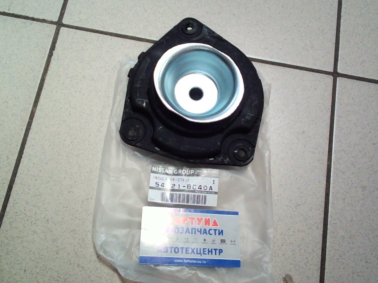 Чашка 54321-AX600/54321-BC40A FRONT LH K12, C11 NISSAN 