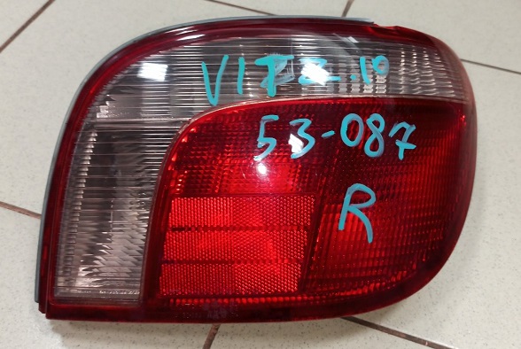 Задний фонарь TOY VITZ SCP10 53-08701R (52-004) 1мод '99-'02 [б/у]