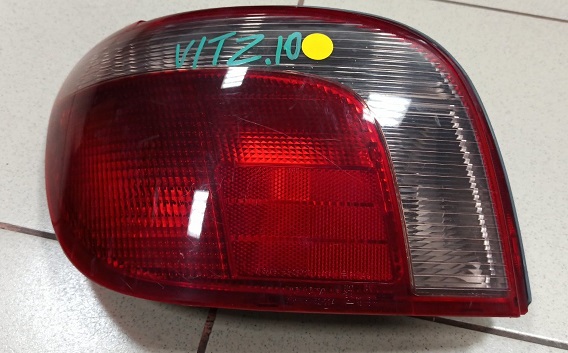 Задний фонарь TOY VITZ SCP10 53-08701L (52-004) 1мод '99-'02 [б/у]