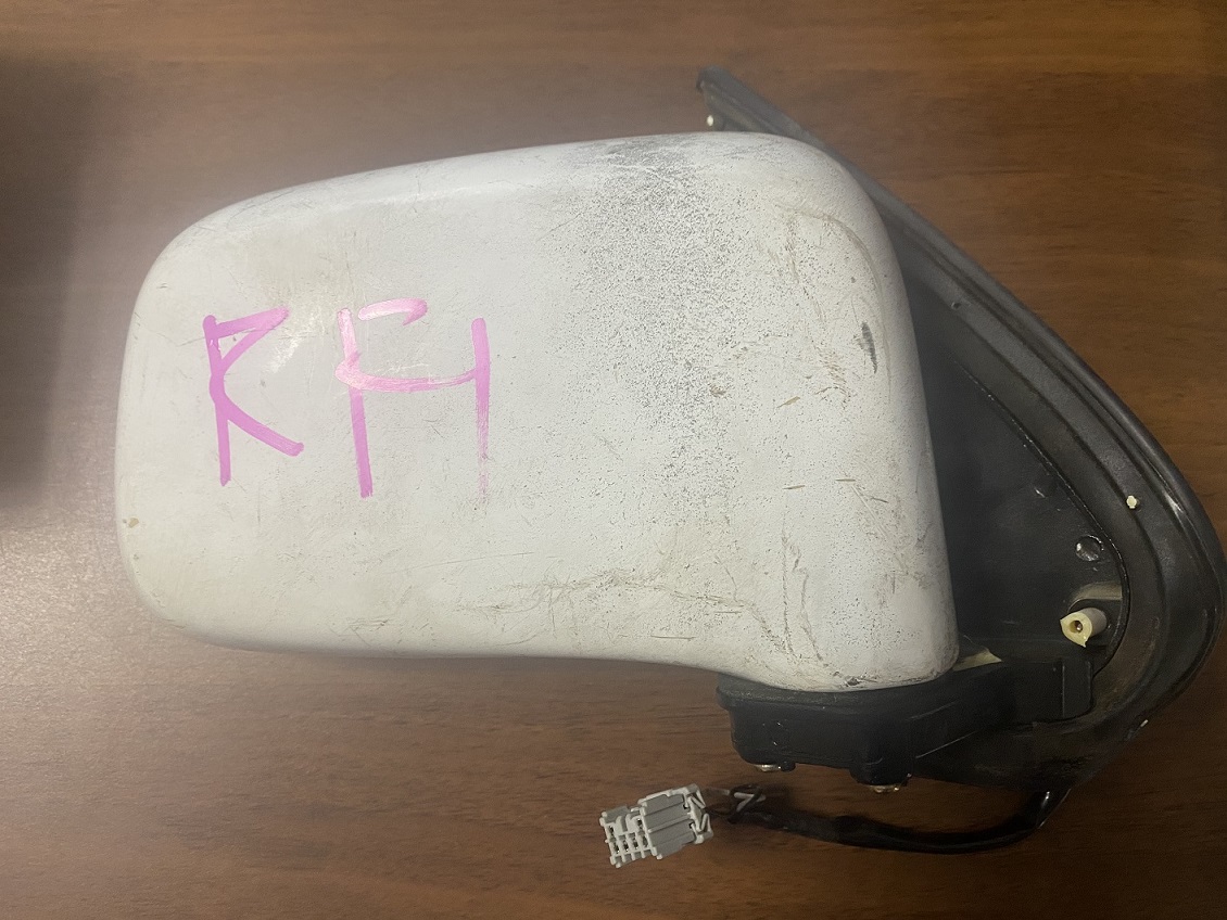 Зеркало HON STEP WAGON RF1 '98- R /пр. белое/деффект уголка,  он в наличии/