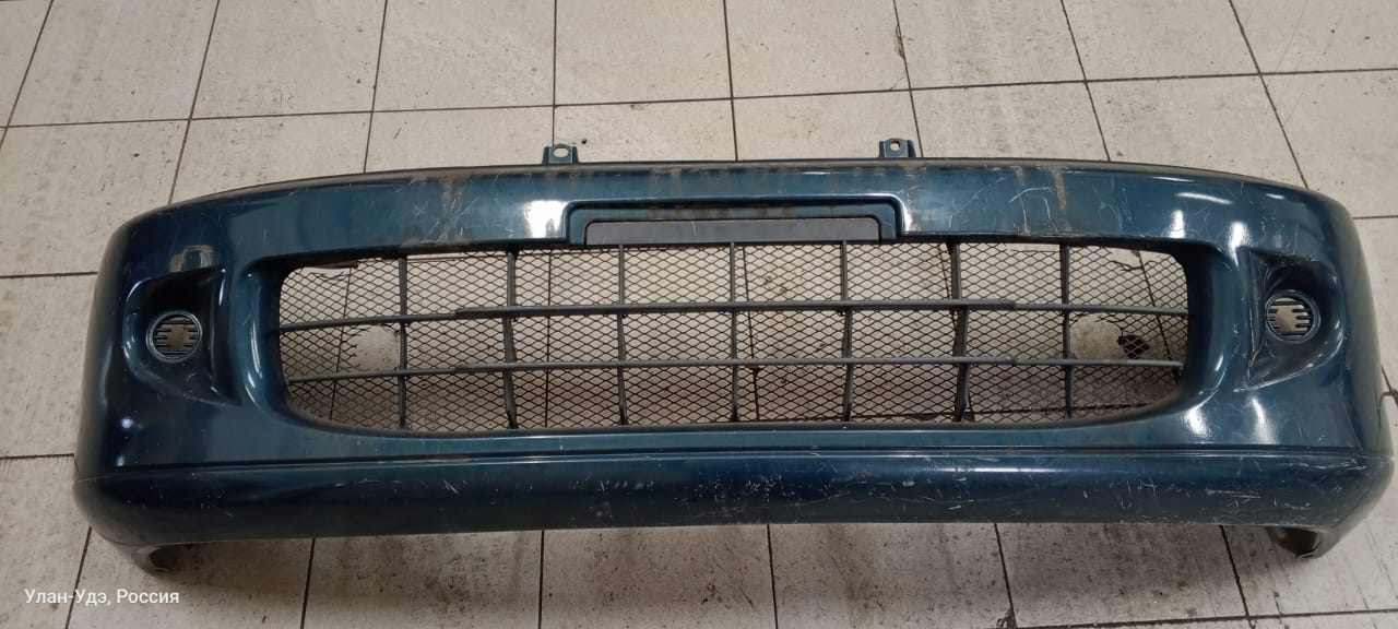 Бампер MMC DELICA PE8W  /зеленый / [б/у] /боковые крепления лом/