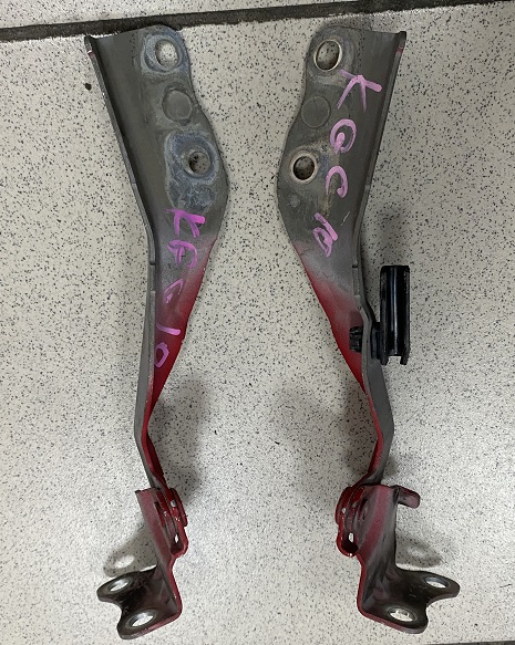 Петля капота TOY PASSO KGC10 LH+RH [53402-B1010+53401-B1010] [б/у]