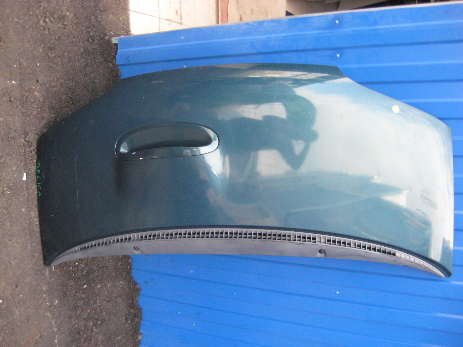 Капот MMC DELICA PE8W  /зеленый ноздря/  [б/у]