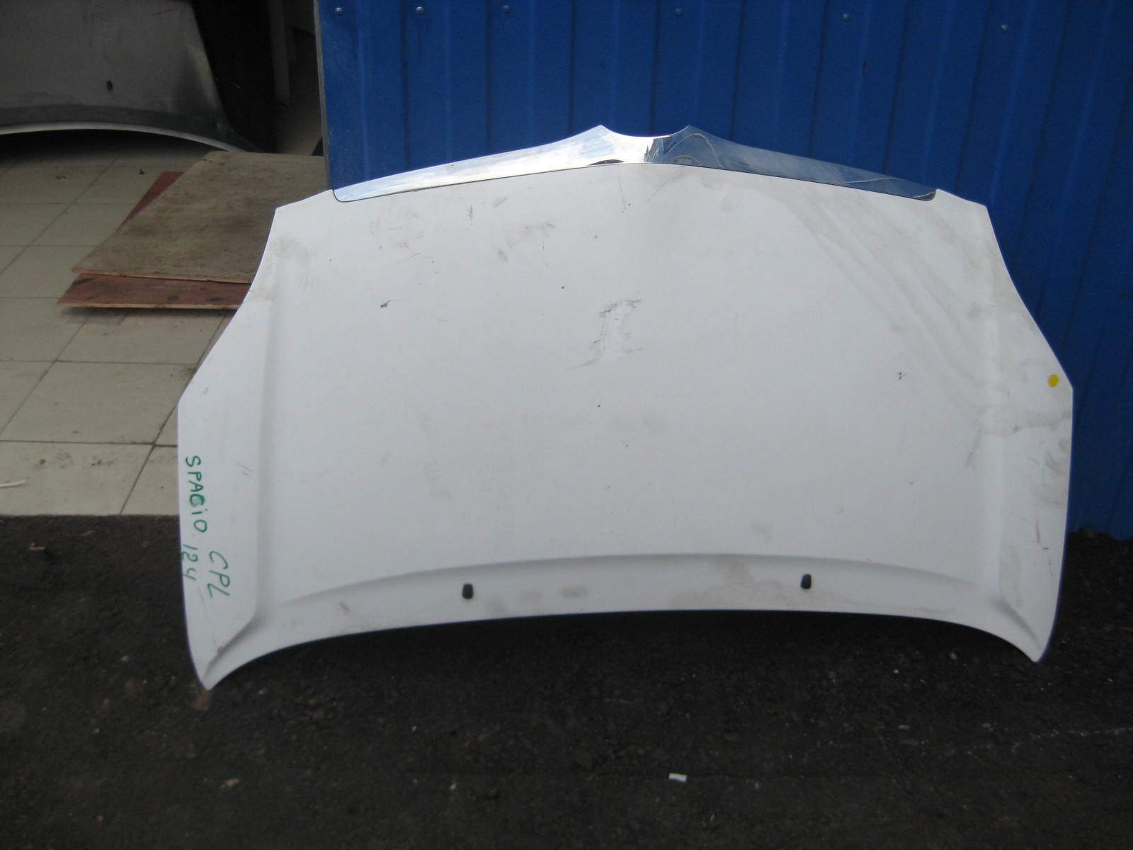 Капот TOY SPACIO 124  /белый/ [б/у]