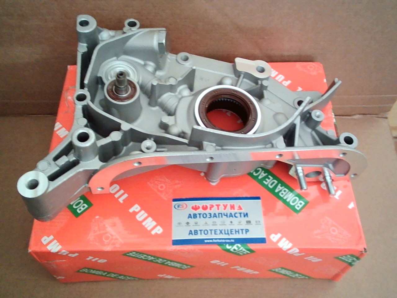 Маслянный насос MD181581 TW /4D56 L200 '94-'01,  L300 '94-'96/