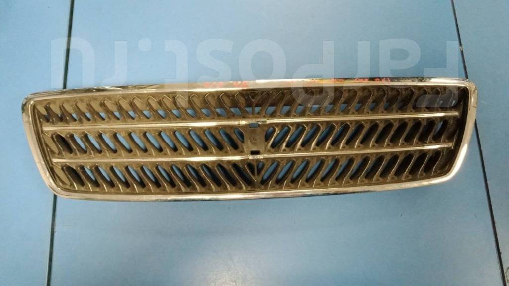 Решётка TOY CHASER 90 (б/у) /хром,  с эмблемой/ 1 мод.