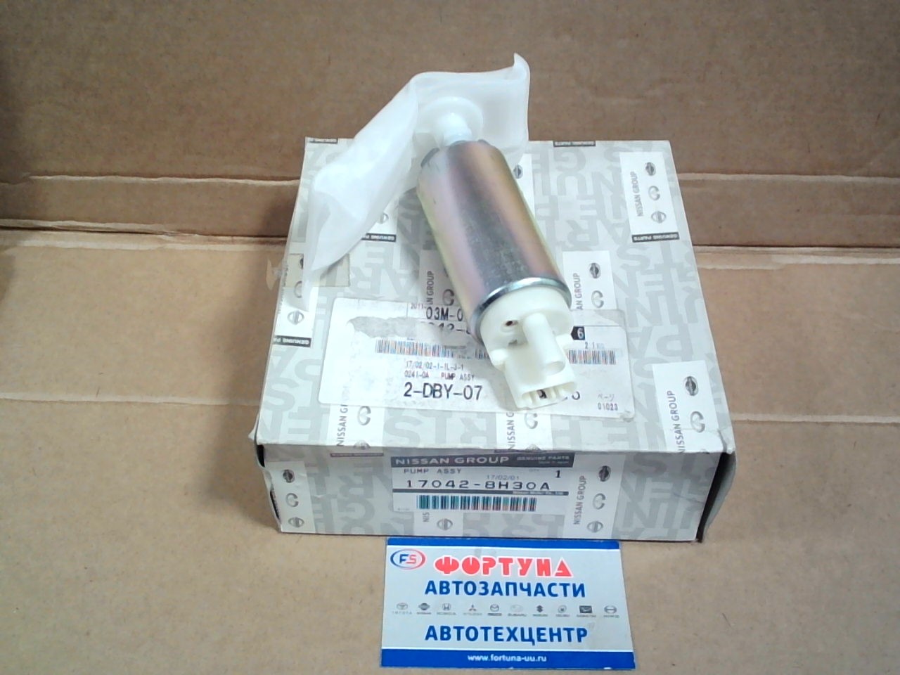 Насос высокого давления в бак NISSAN 17042-8H30A (тонкий на широкой фишке) T30