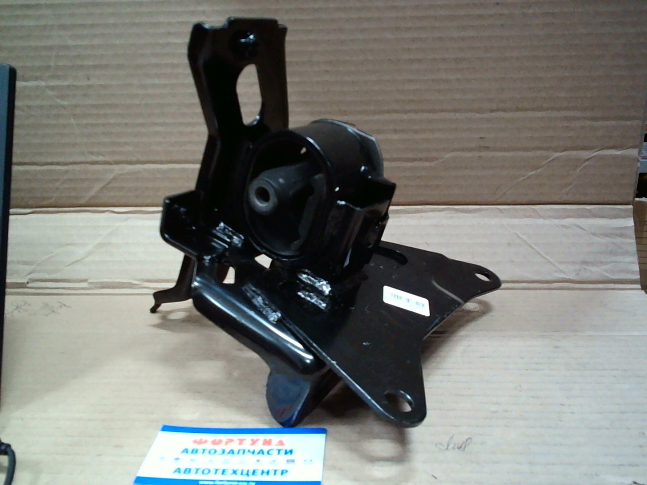 Подушка двигателя 12372-21150 NIPPON/TW /LH 1NZ, 2NZ - VITZ NCP95, RACTIS NCP105, BELTA NCP96 4WD 