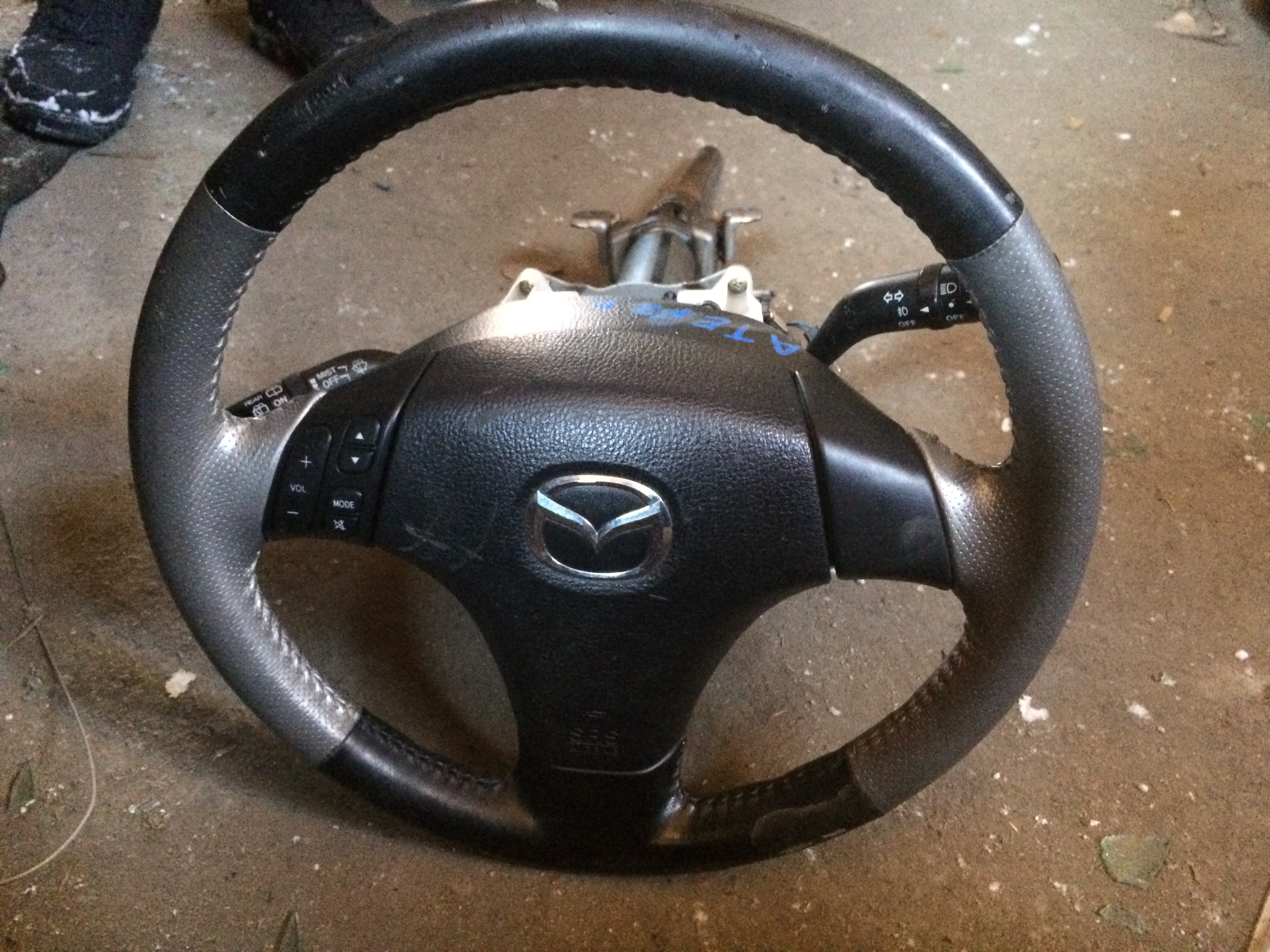 Рулевая колонка MAZ ATENZA GG3S '02- /Руль с Airbag c патроном МУЛЬТИ,  замок зажигания,  гитара/ [б/у]