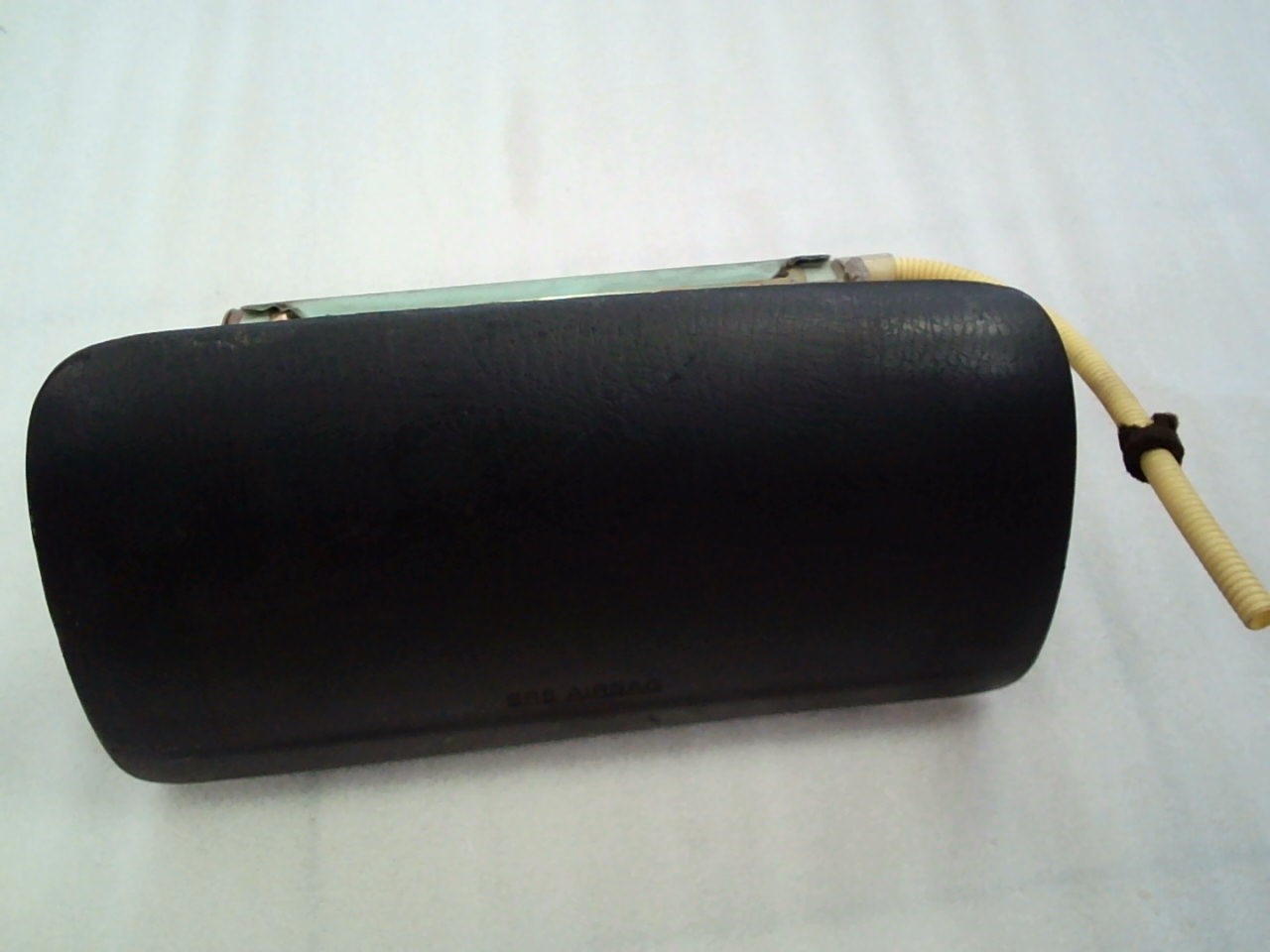 Airbag пассажирский MAZ BONGO FRIENDEE SGEW /чёрный/ с патроном [б/у]