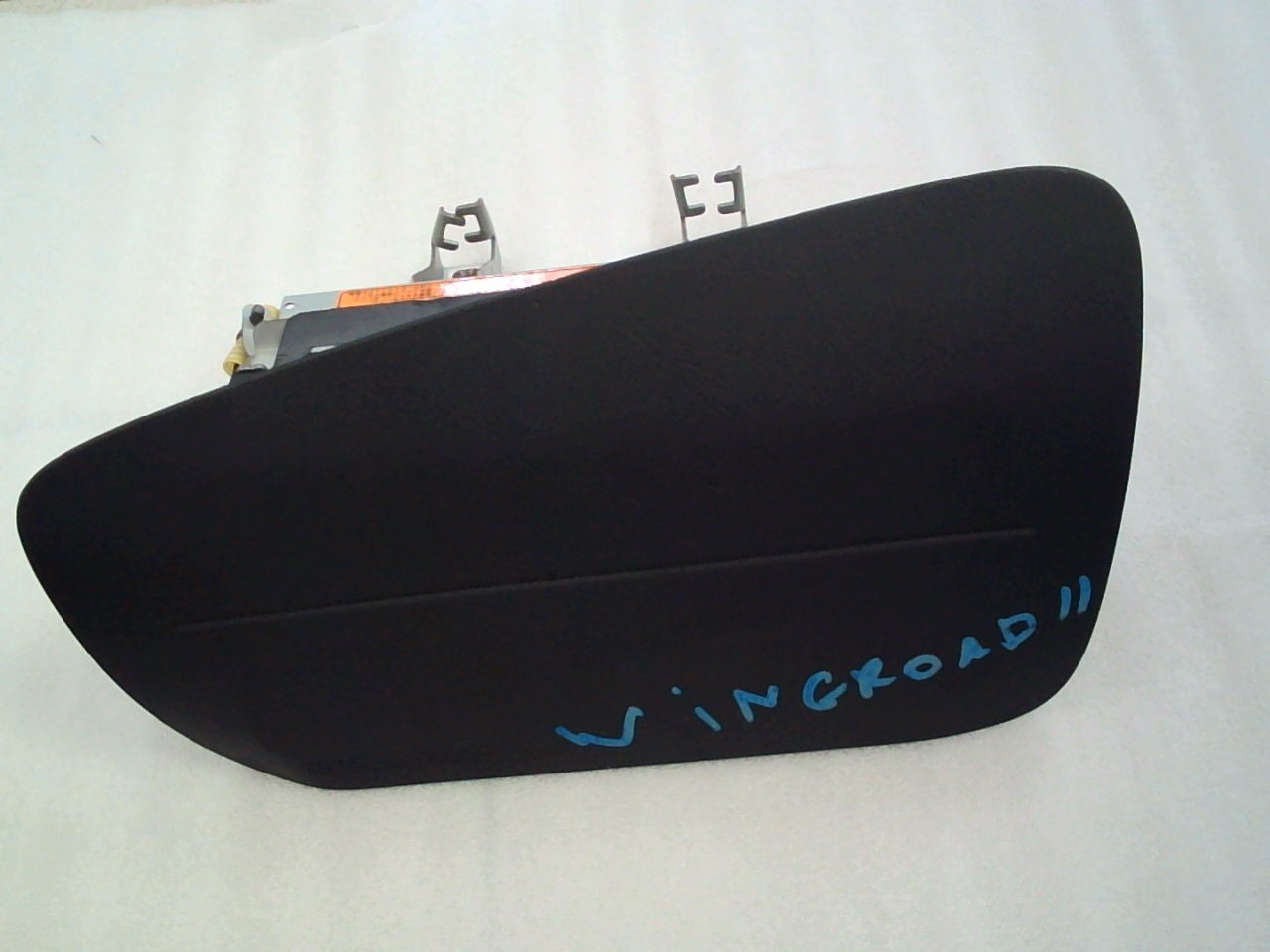 Airbag пассажирский NIS WINGROAD Y11 2мод./чёрный/ с патроном [б/у]