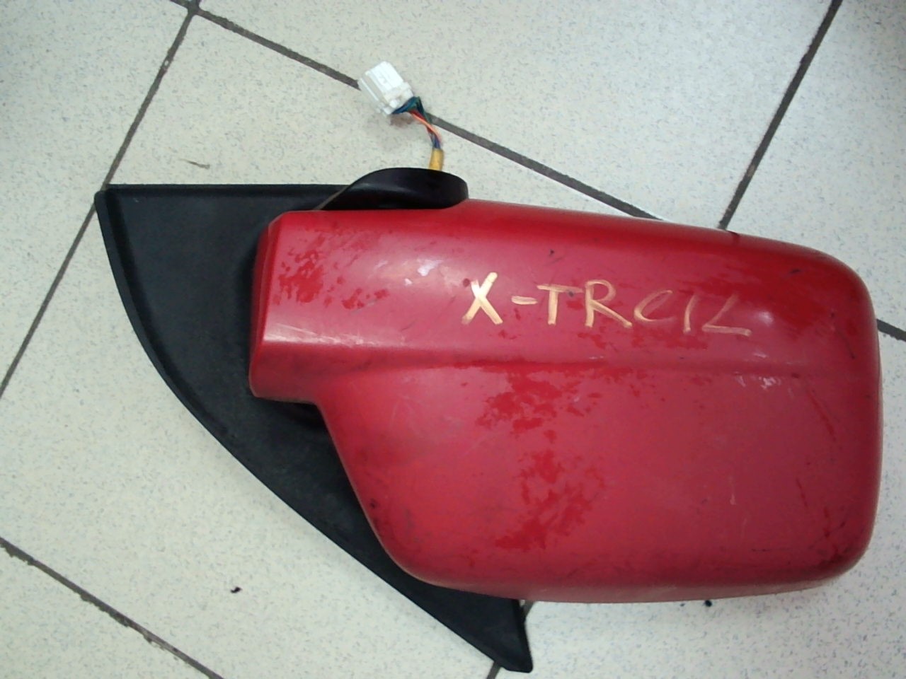 Зеркало NIS X-TRAIL T30 R /5пр,  красное/ [б/у]