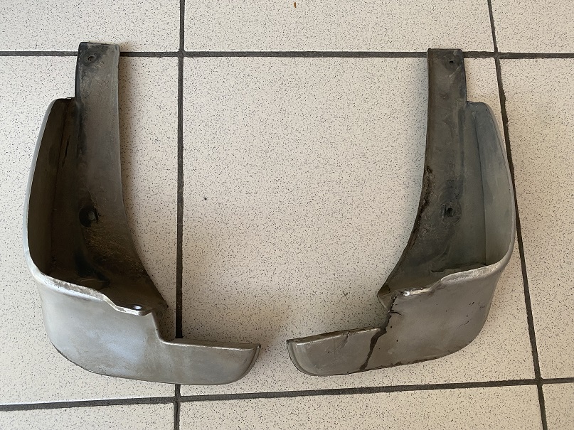 Брызговик задн TOY FIELDER NZE121 REAR LH+RH (серебро)[б/у] (Цена за пару)