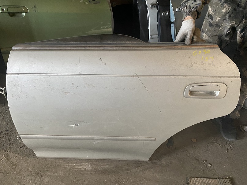 Дверь TOY MARK 90 /серая/ RR  LH  (коцка ) [б/у]