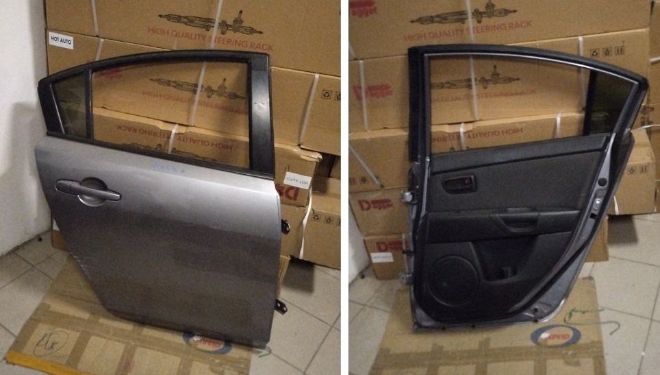 Дверь MAZ AXELA (серая) RR  RH [б/у] SEDAN