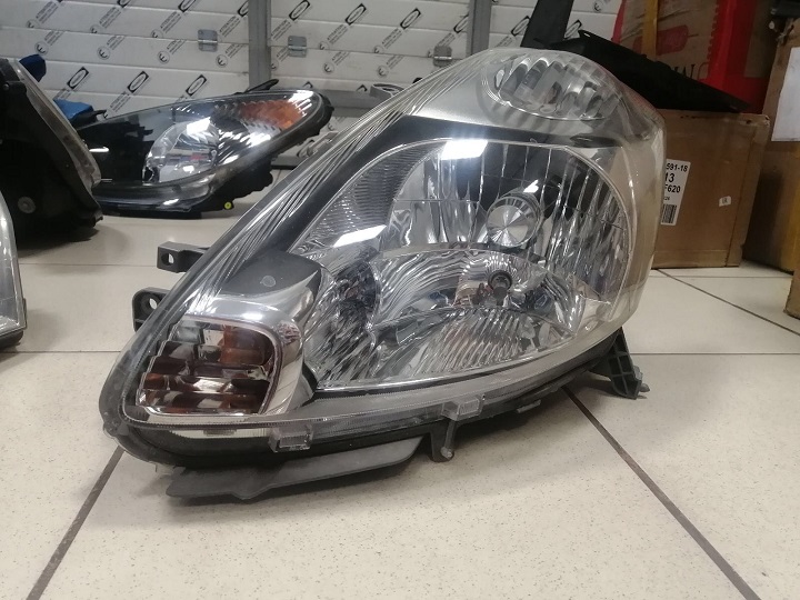 Фара TOY PASSO KGC10 100-51767 L /XENON без блока,  Автокорректор/ [б/у]