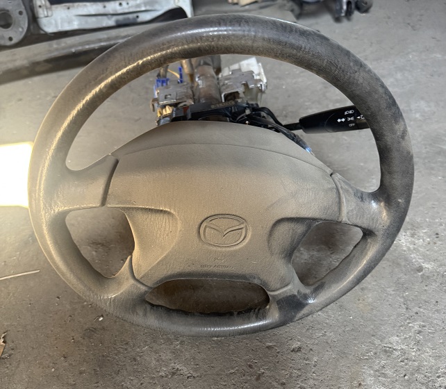 Рулевая колонка MAZ BONGO FRIENDEE /Руль с Airbag,  замок зажигания(деф.последнее фото),  гитара/ [б/у]