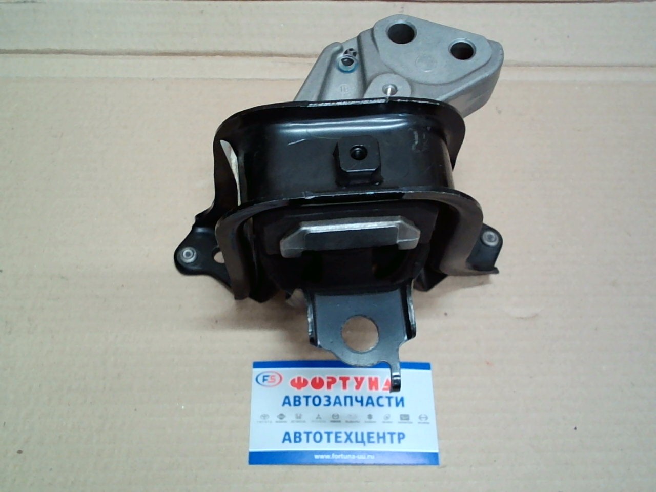 Подушка двигателя 12305-23011 TOYOTA /SCP1# '01- RH/
