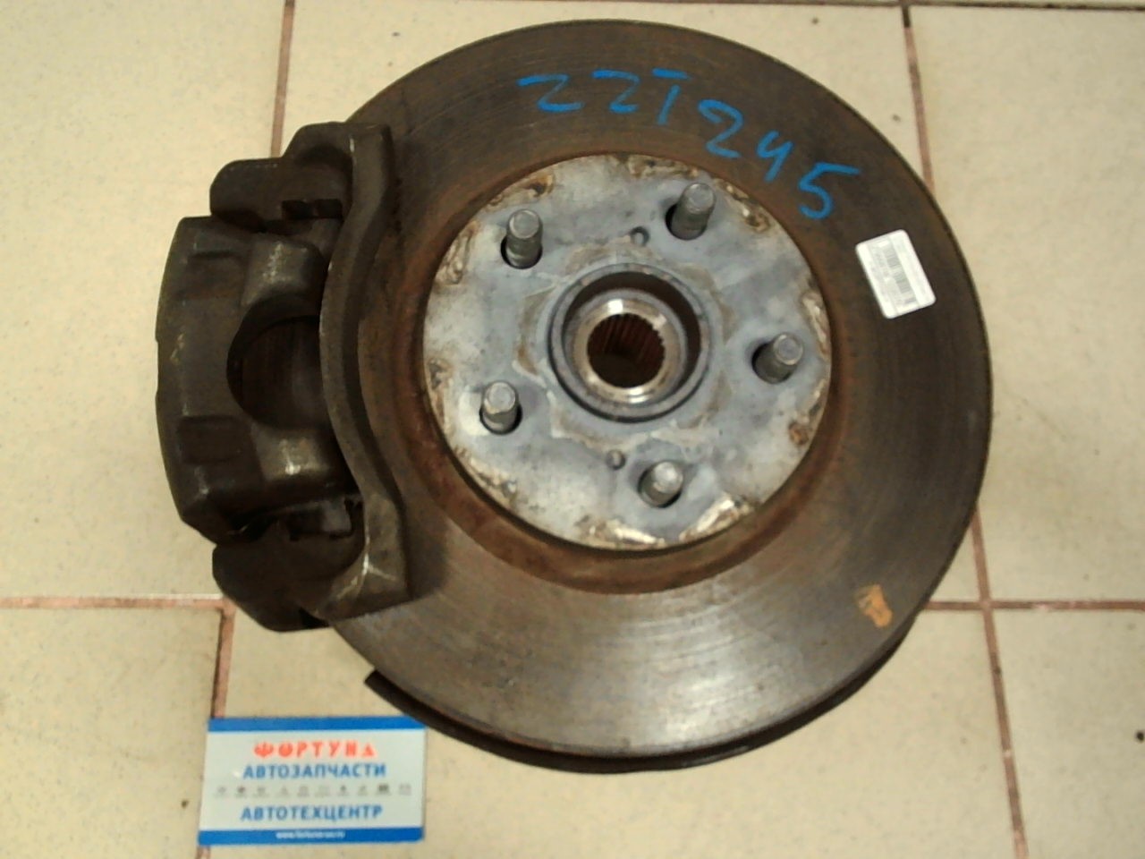 Ступица TOY ALLION ZZT245  FR  LH  [б/у]