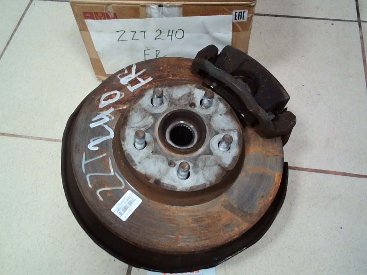 Ступица TOY PREMIO ZZT240  FRONT RH  [б/у] ABC