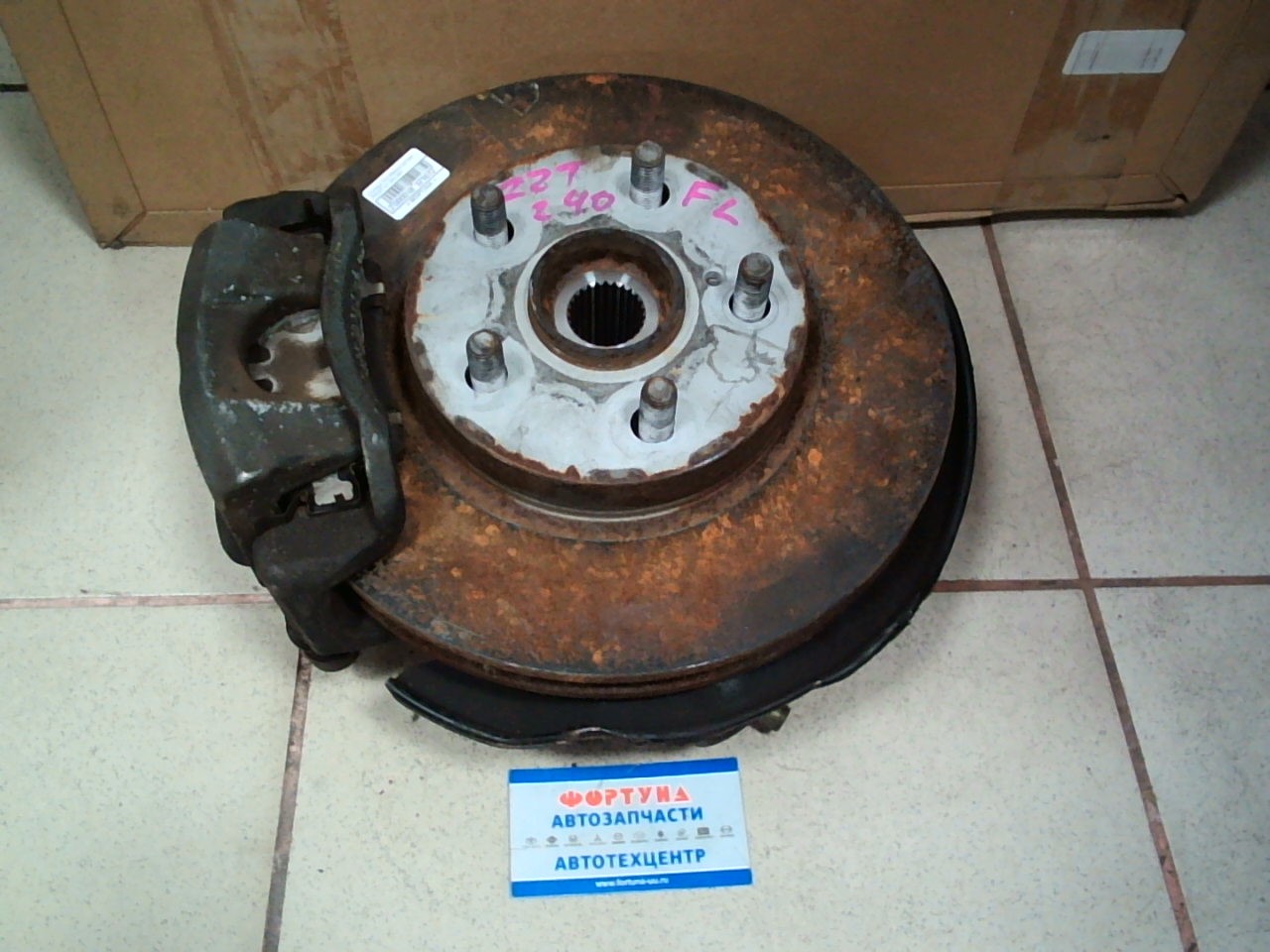 Ступица TOY PREMIO ZZT240  FRONT LH  [б/у] ABC