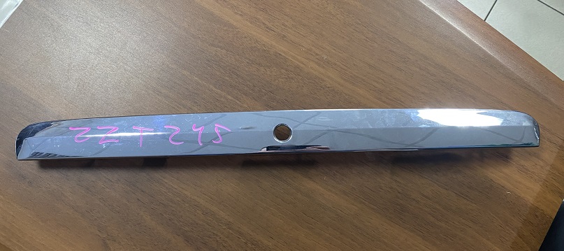 Накладка крышки багажника хром.TOY ALLION ZZT245  [б/у] [76801-20280]