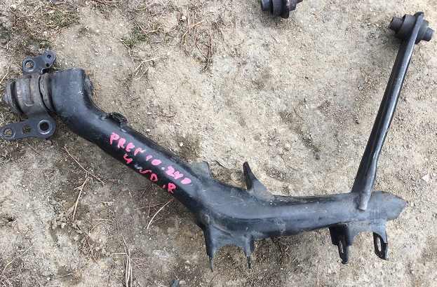 Рычаг TOY ALLION/PREMIO ZZT245 REAR RH LOW [б/у] 