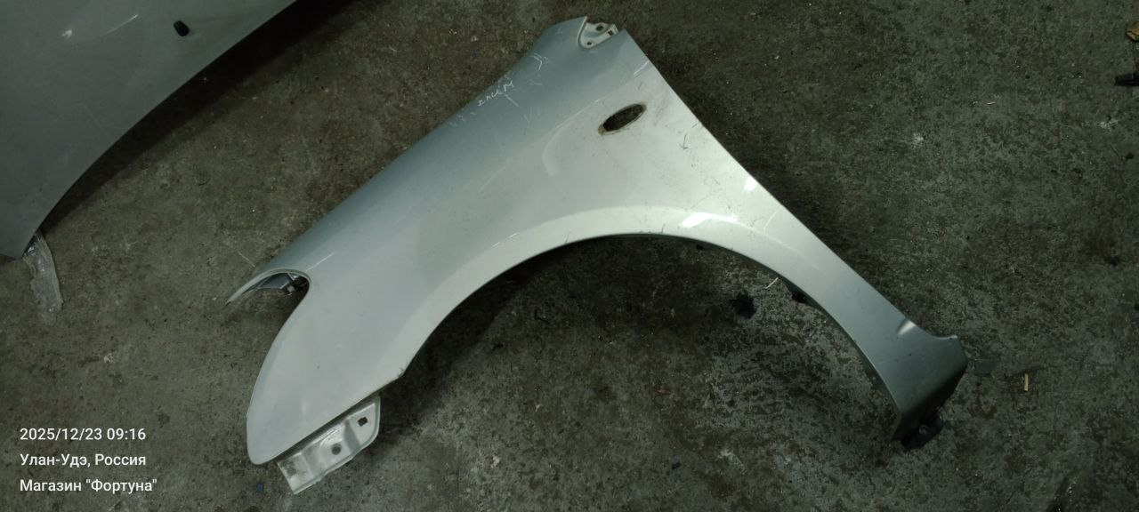 Крыло TOY Raum NCZ20 '07 FRONT LH 2мод./серебро/ [б/у]