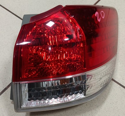 Задний фонарь TOY WISH ZGE20 68-17 R '09-'12 [б/у]