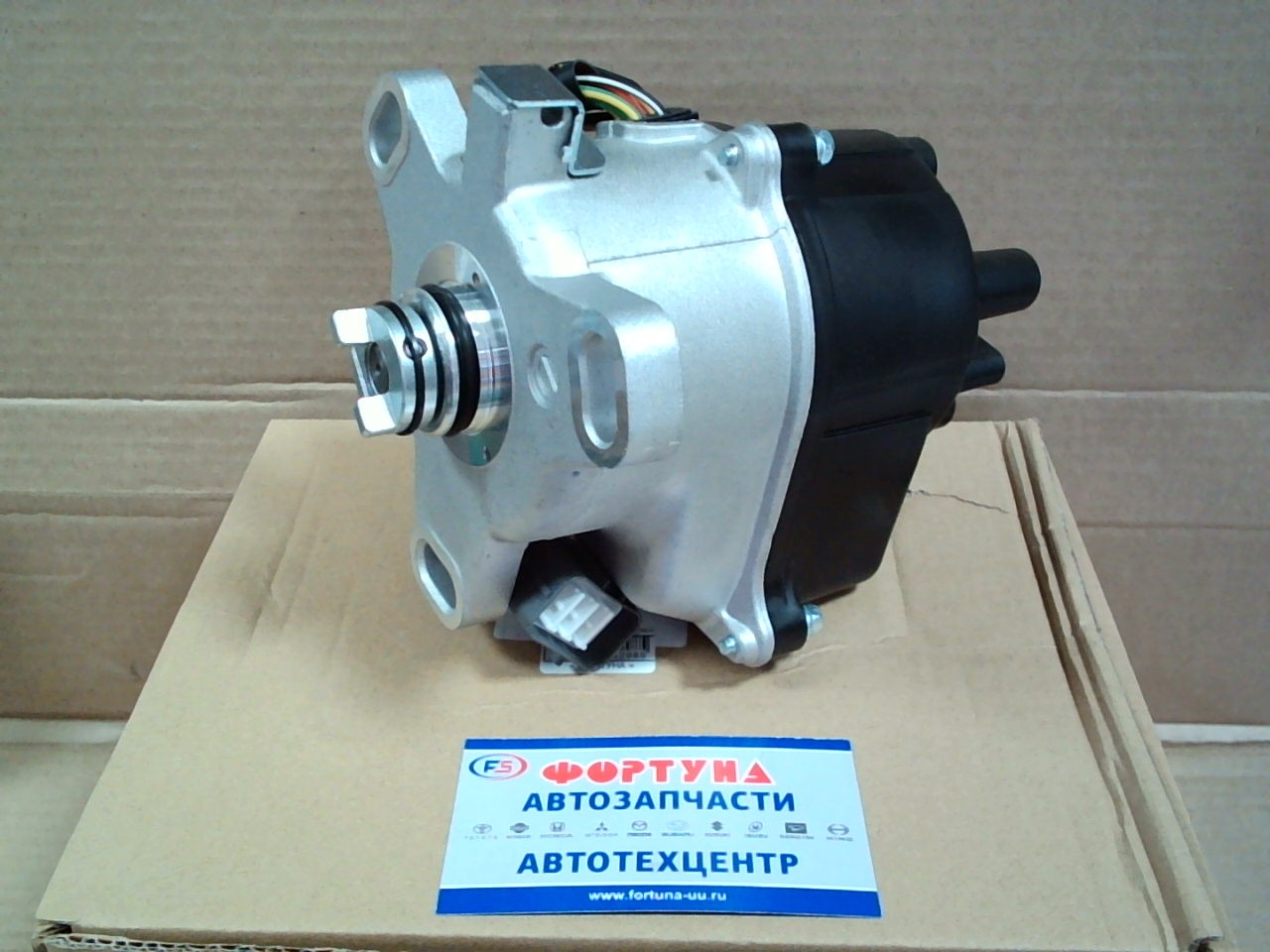 Трамблёр B20B DAGGER [30100-P6T-T01] /HONDA CR-V 3 уха одна фишка 4+4/