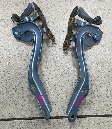 Петля капота TOY VITZ KSP90  /RH+LH/ [53410-52180+53420-52180] [б/у]