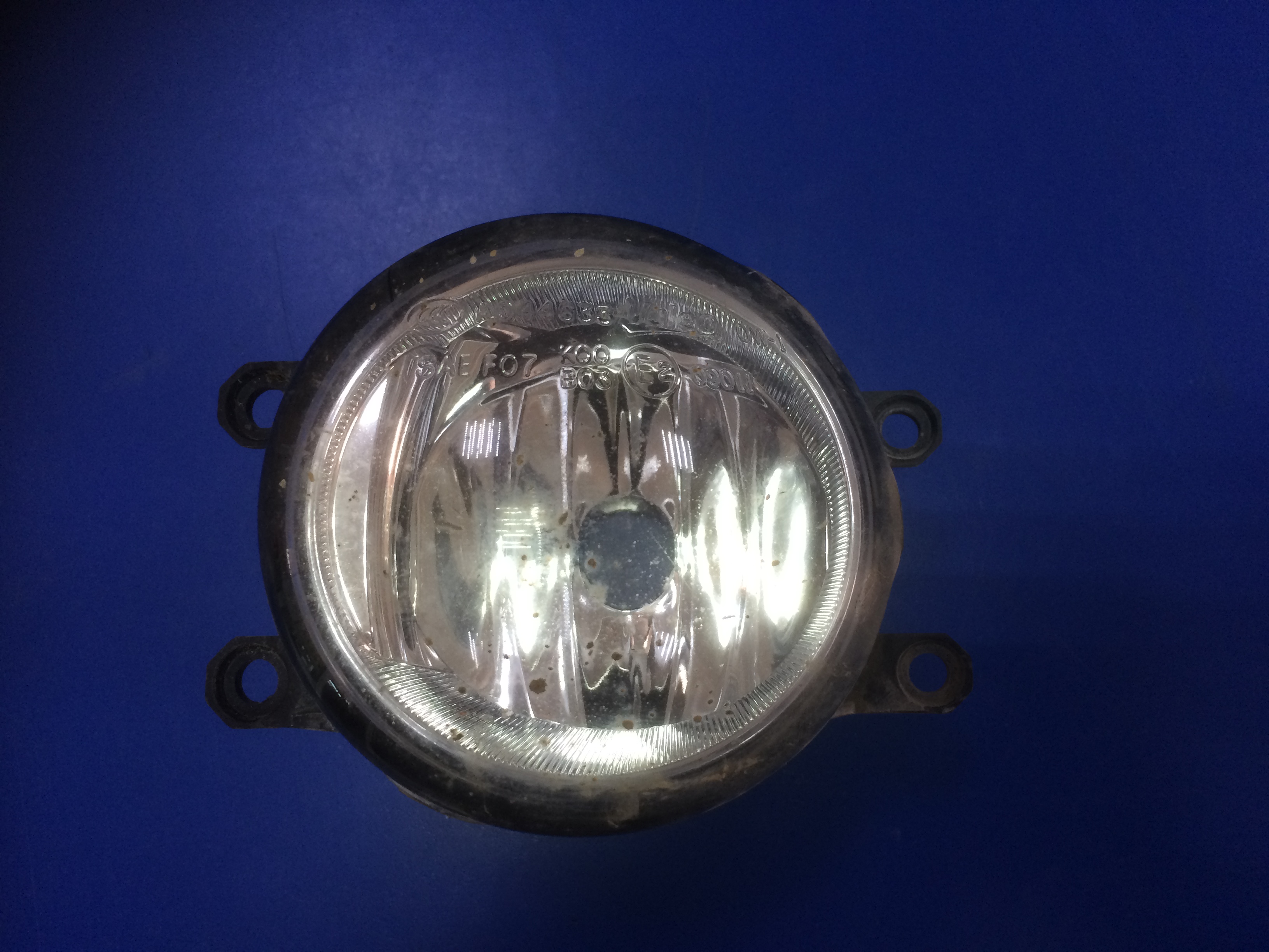 Туманка TOY PRIUS ALPHA ZVW41 Valeo [б/у] [81220-0W040] LH /LC PRADO 150 '09-'13/RAV4 '10-'12,  GX460 '10-'13/