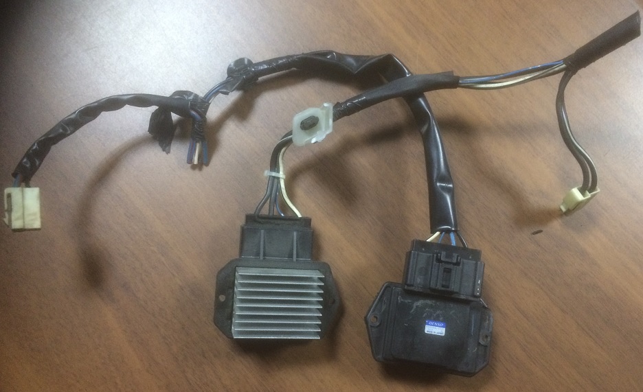 Реостат печки TOY [499300-2121] /NZT240, ZZT240, MCV30, MCU35, NZE121, ACV30, ACV40/ [б/у]