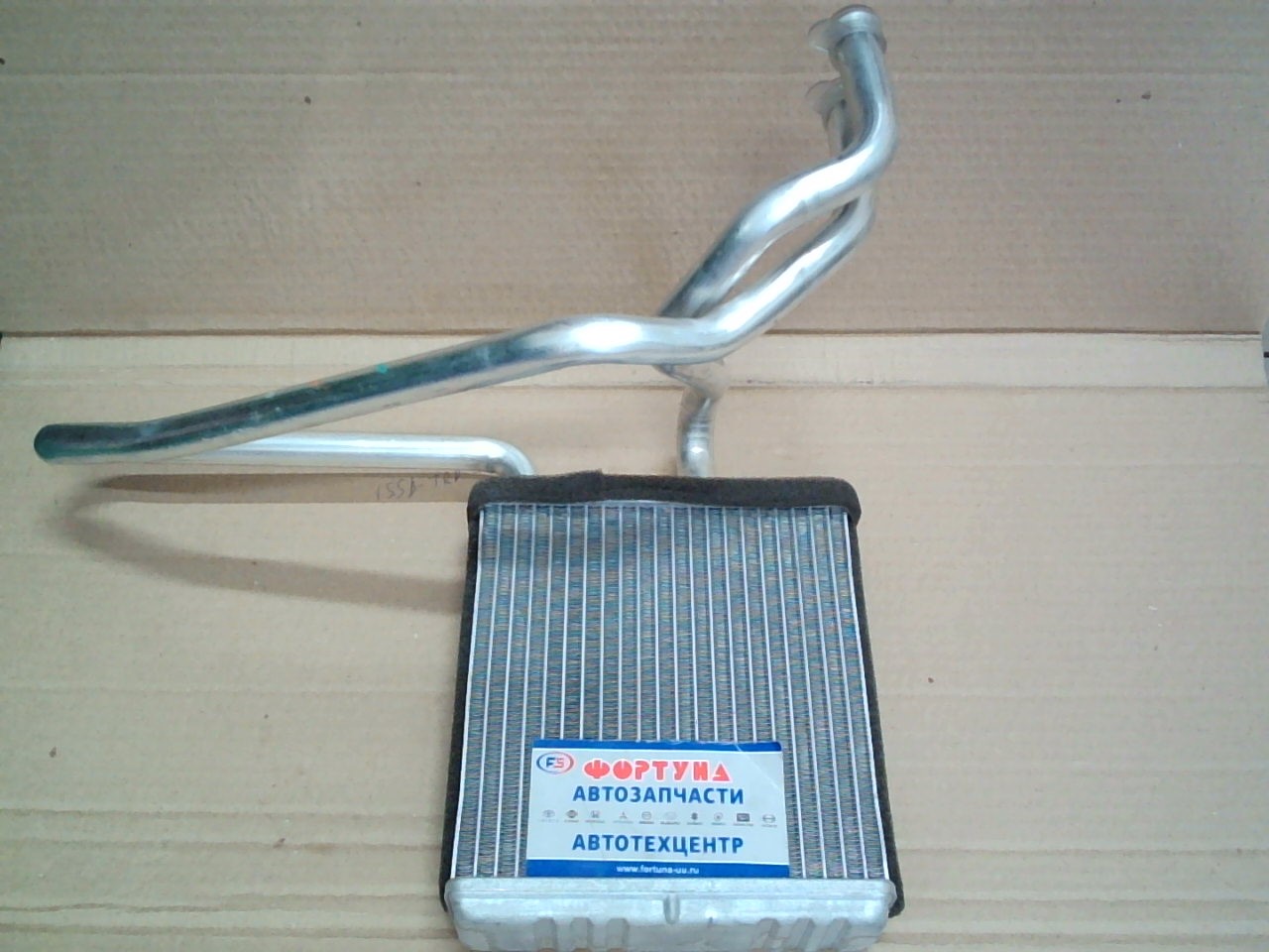 Радиатор печки HR-216 /NISSAN DATSUN,  TERRANO,  SAFARI,  CARAVAN D22 (БЕЗ ТРУБОК)/