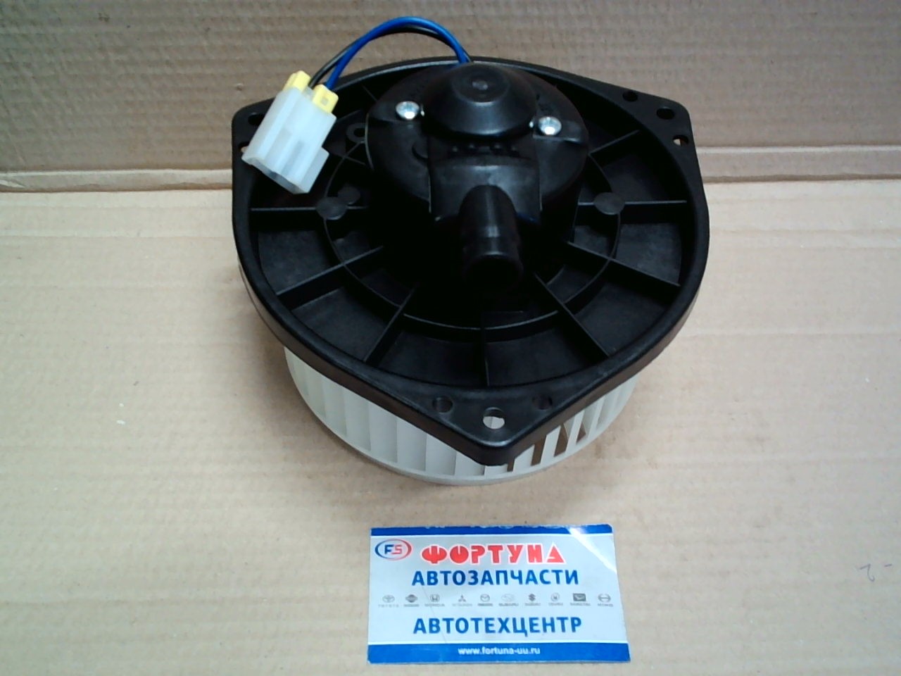 Мотор отопления салона 1104001  ME733724,   /MITSUBISHI FUSO CANTER FE85.FE85,  EURO 3,  24V,  -'13 Левый руль/